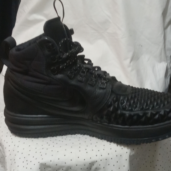 CORRECTION sz9 NOT sz 11 **NIKE-Lunar Force sz.9 Blk/Blk/Blk Triple black. - Picture 3 of 7